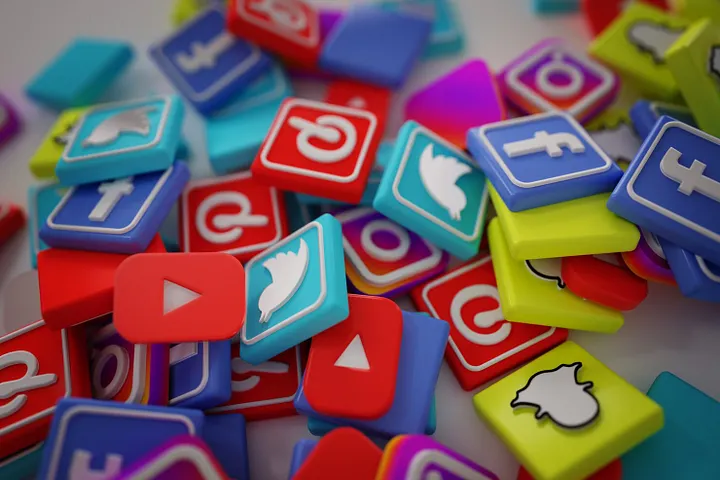 AI That Reads Websites: Create Scroll-Stopping Social Posts in Seconds